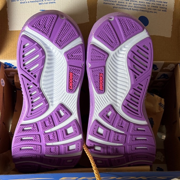 Brooks Women’s Ghost 17 Rapunzel Sneakers - Purple and White - Picture 5 of 7